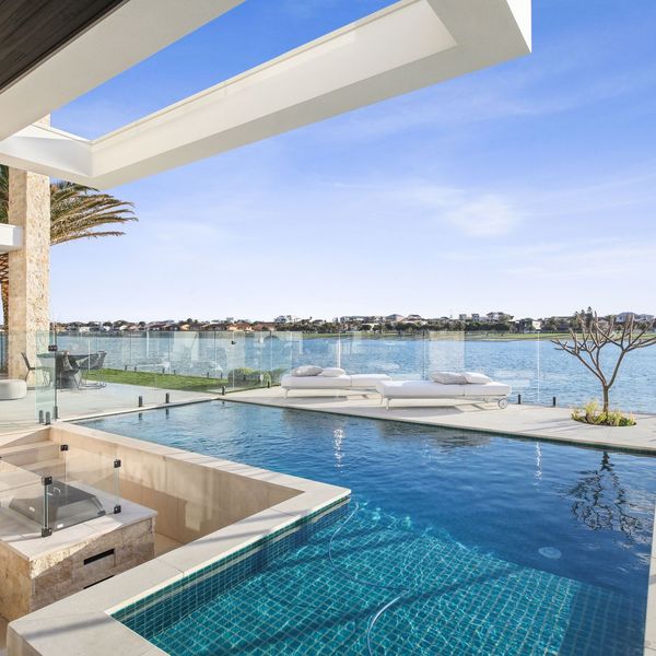 No. 88, West Lakes 